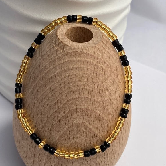 Stretch Beaded Anklet Gold & Black - Picture 11 of 11